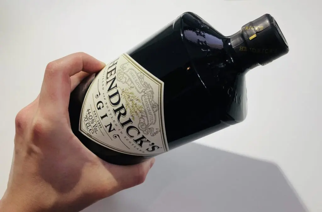 ジン銘柄紹介】HENDRICK'S GINの解説とレビュー！